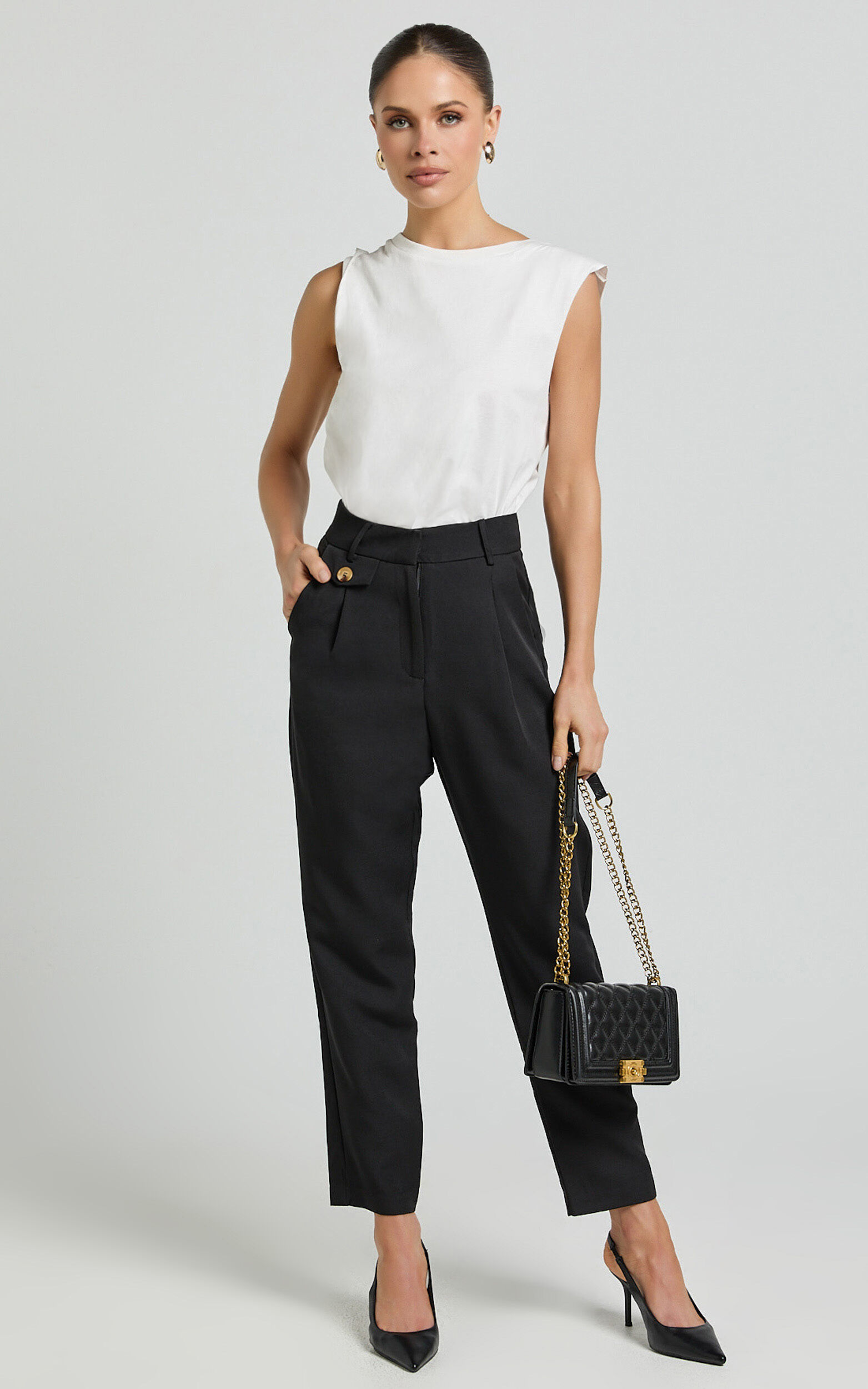 Suri Cropped Pant - High Waisted Tapered Tailored Pant With Pocket Detail in Black - 06, BLK1
