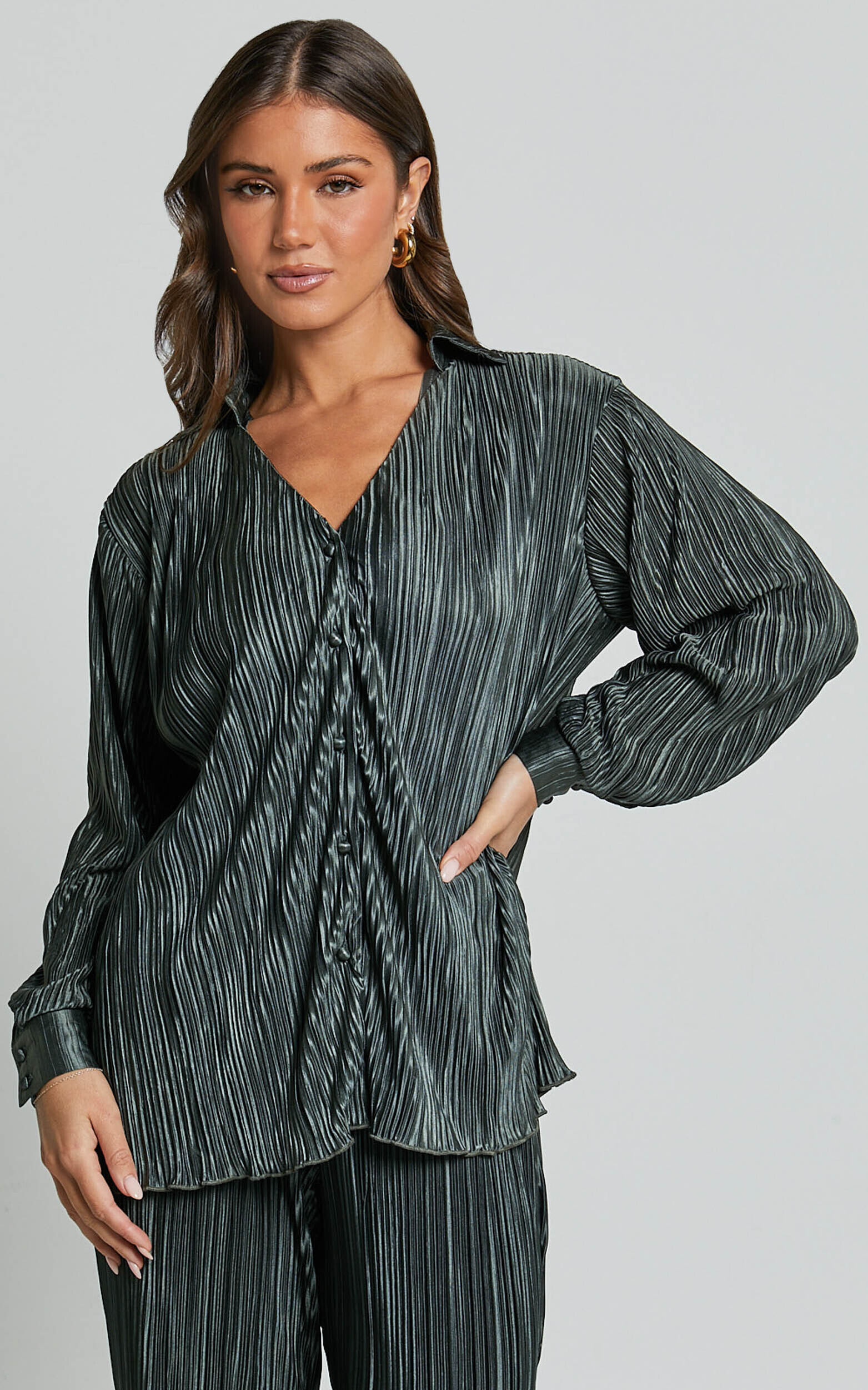 Beca Shirt - Plisse Button Up Shirt in Olive - 06, GRN4