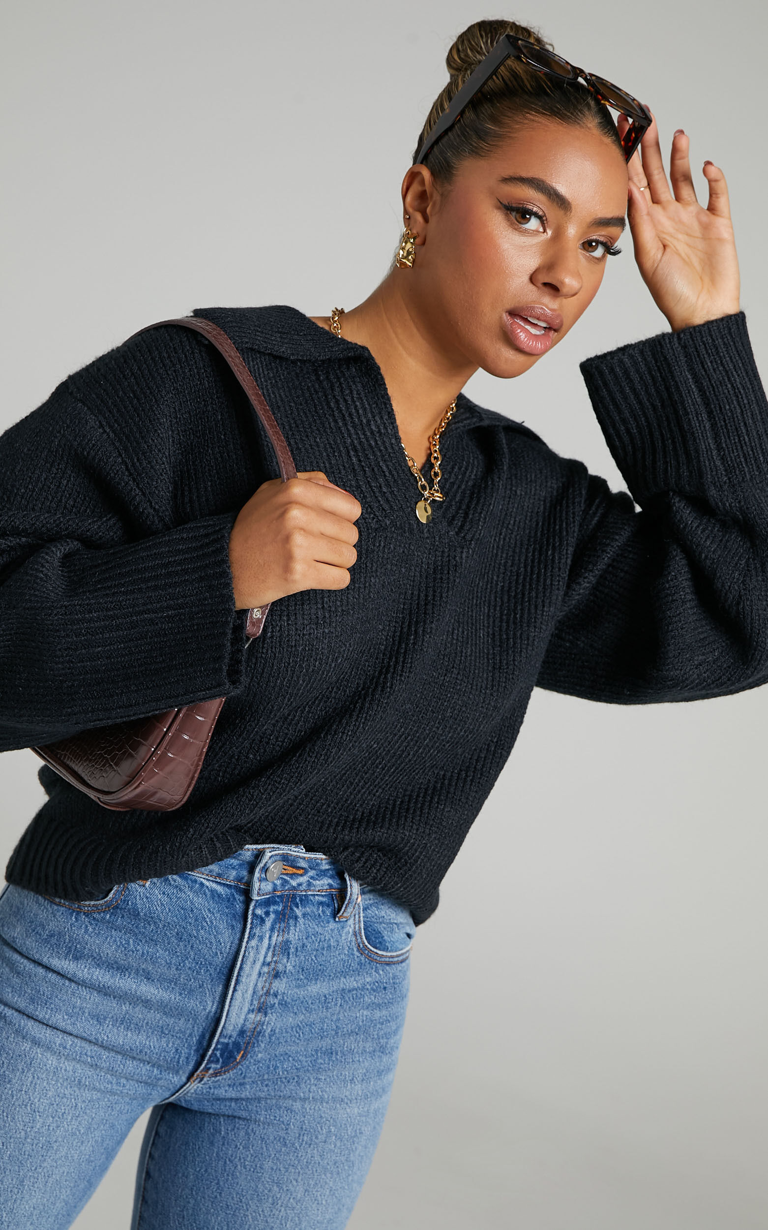 Black jumper with collar shop