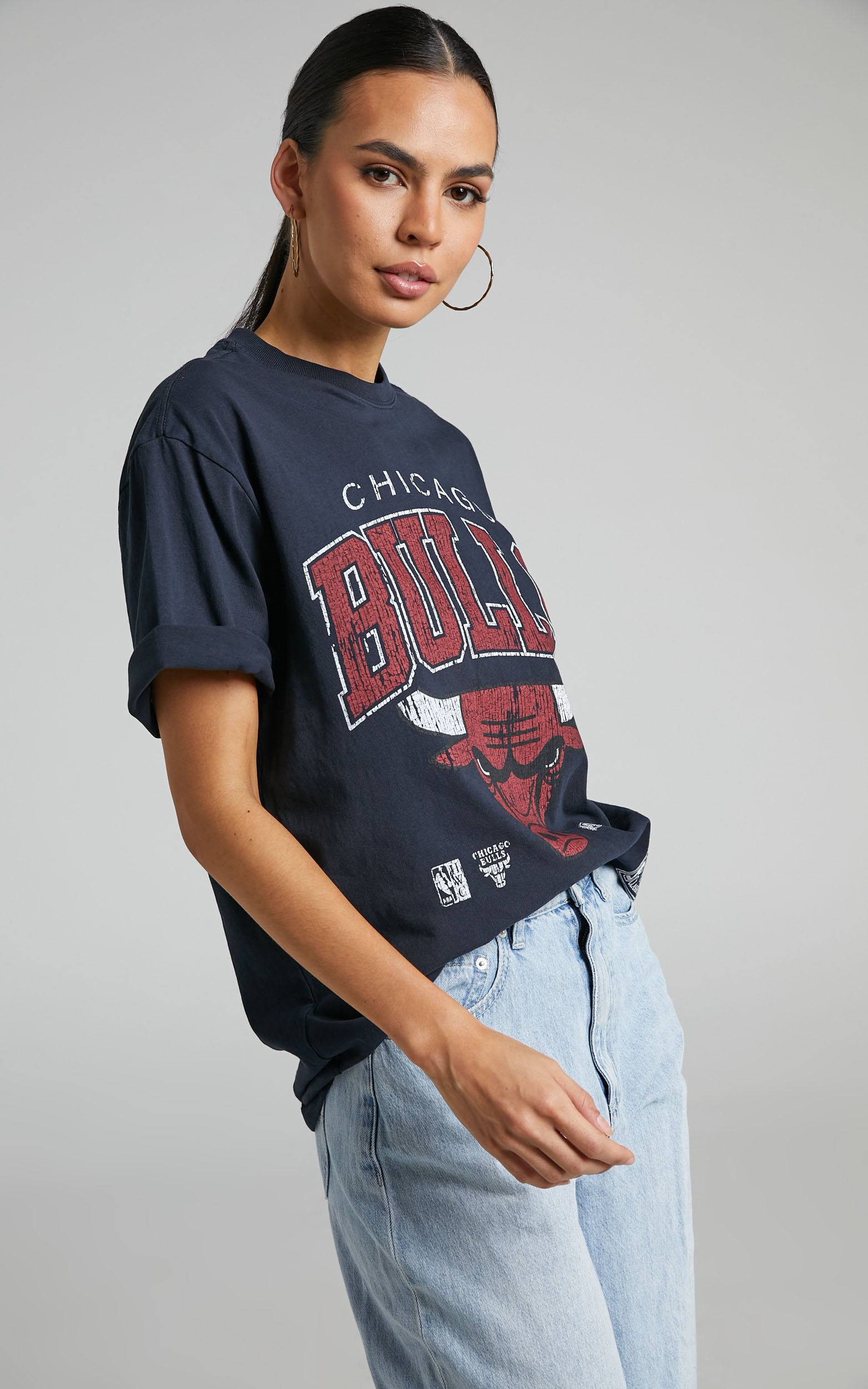 Mitchell & Ness -Chicago Bulls XL ARCH TEE in Faded Black | Showpo USA