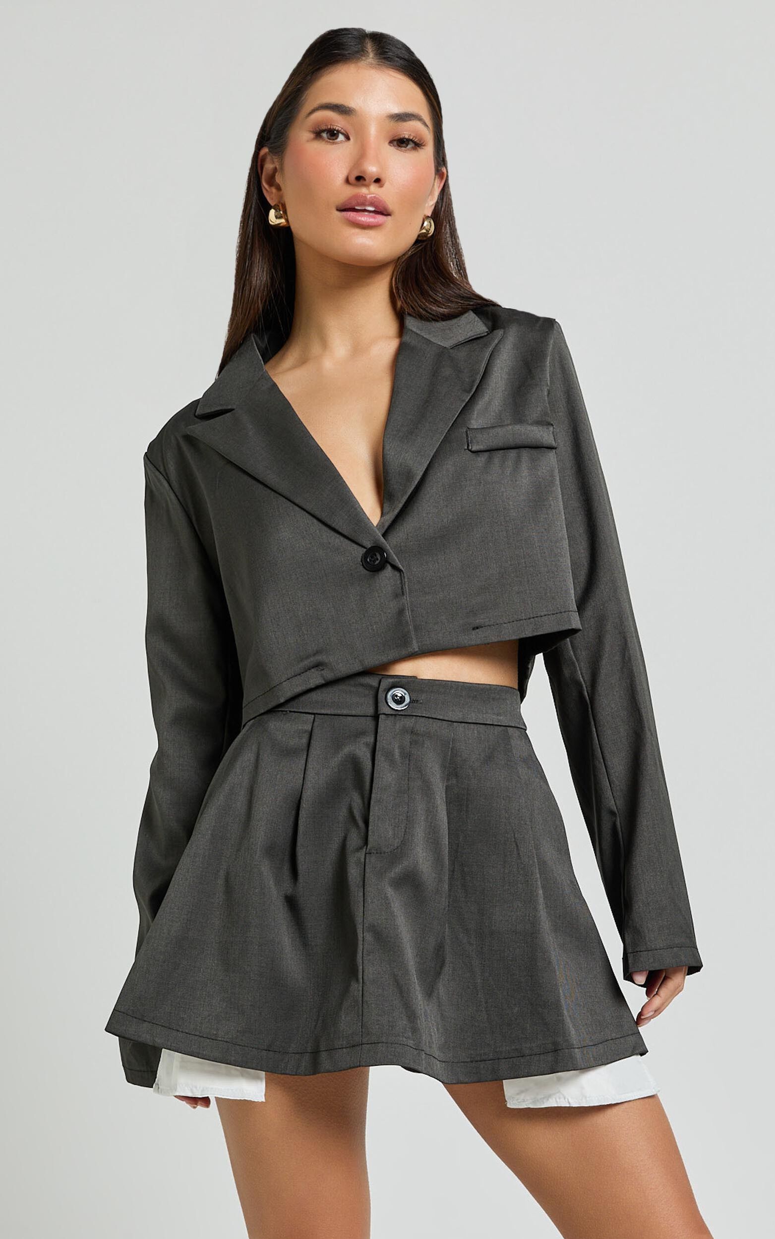 Zora Two Piece Set - Cropped Blazer and Pleated Mini Skirt Set in Charcoal - S, GRY1