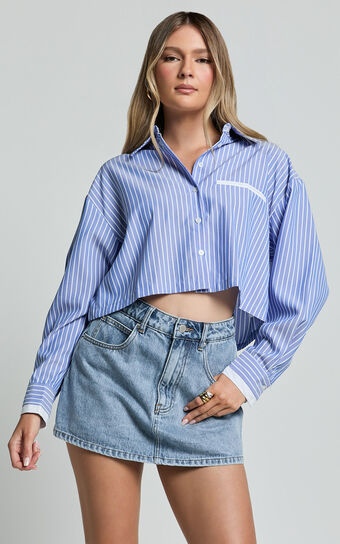 Zoya Shirt - Cropped Long Sleeve Button Up Shirt in Navy/White Stripe