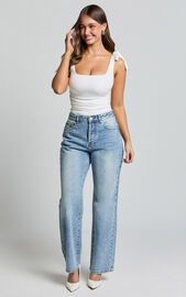 Bowie Jeans - Mid Rise Recycled Relaxed Denim Jeans in Light Blue Wash ...