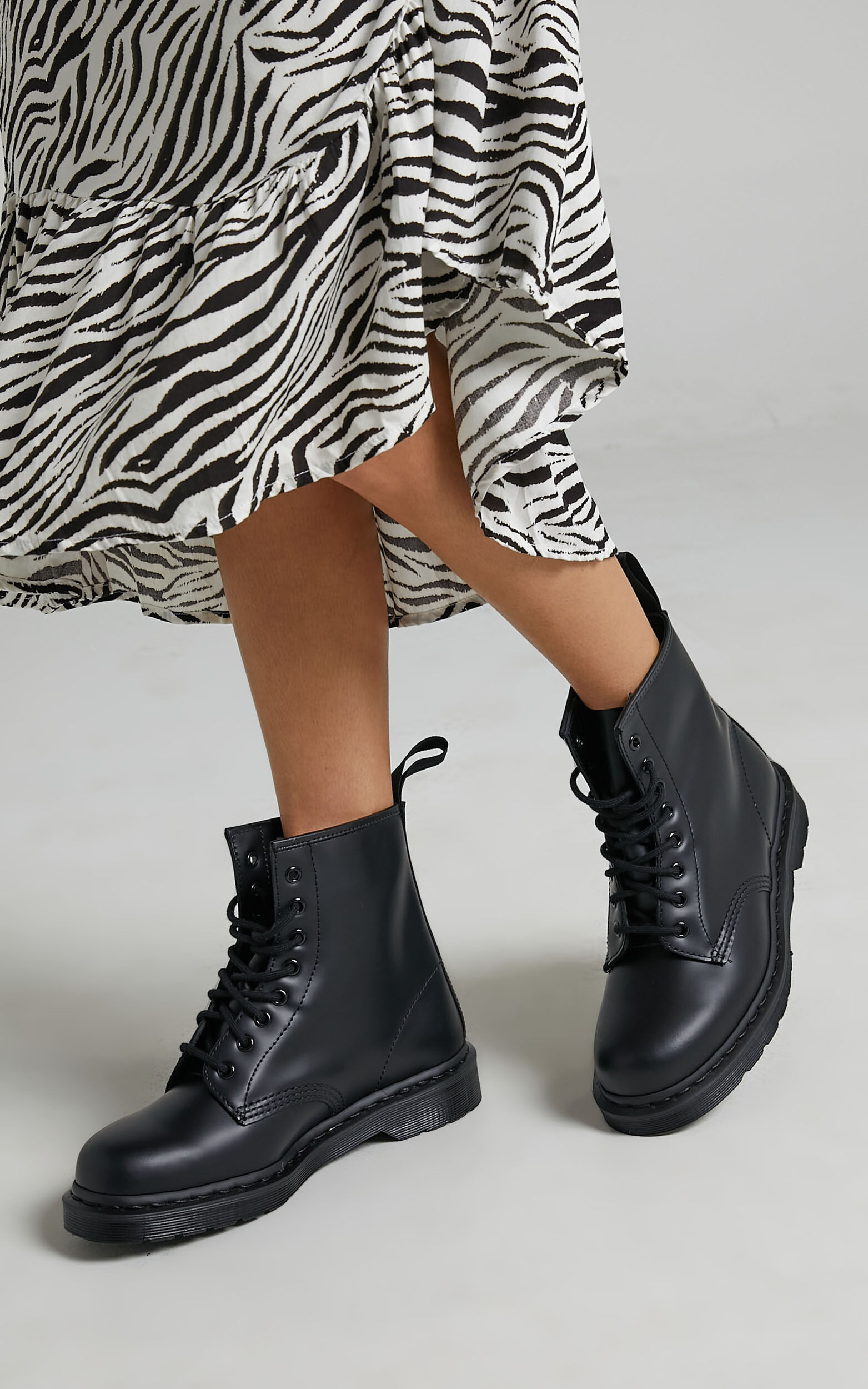 Dr martens 1460 pascal on sale mono 8 eye boot