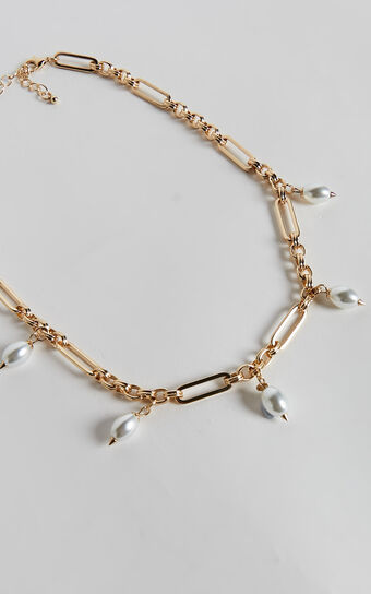 Lausanne Necklace - Pearl Chunky Pendant Necklace in Gold