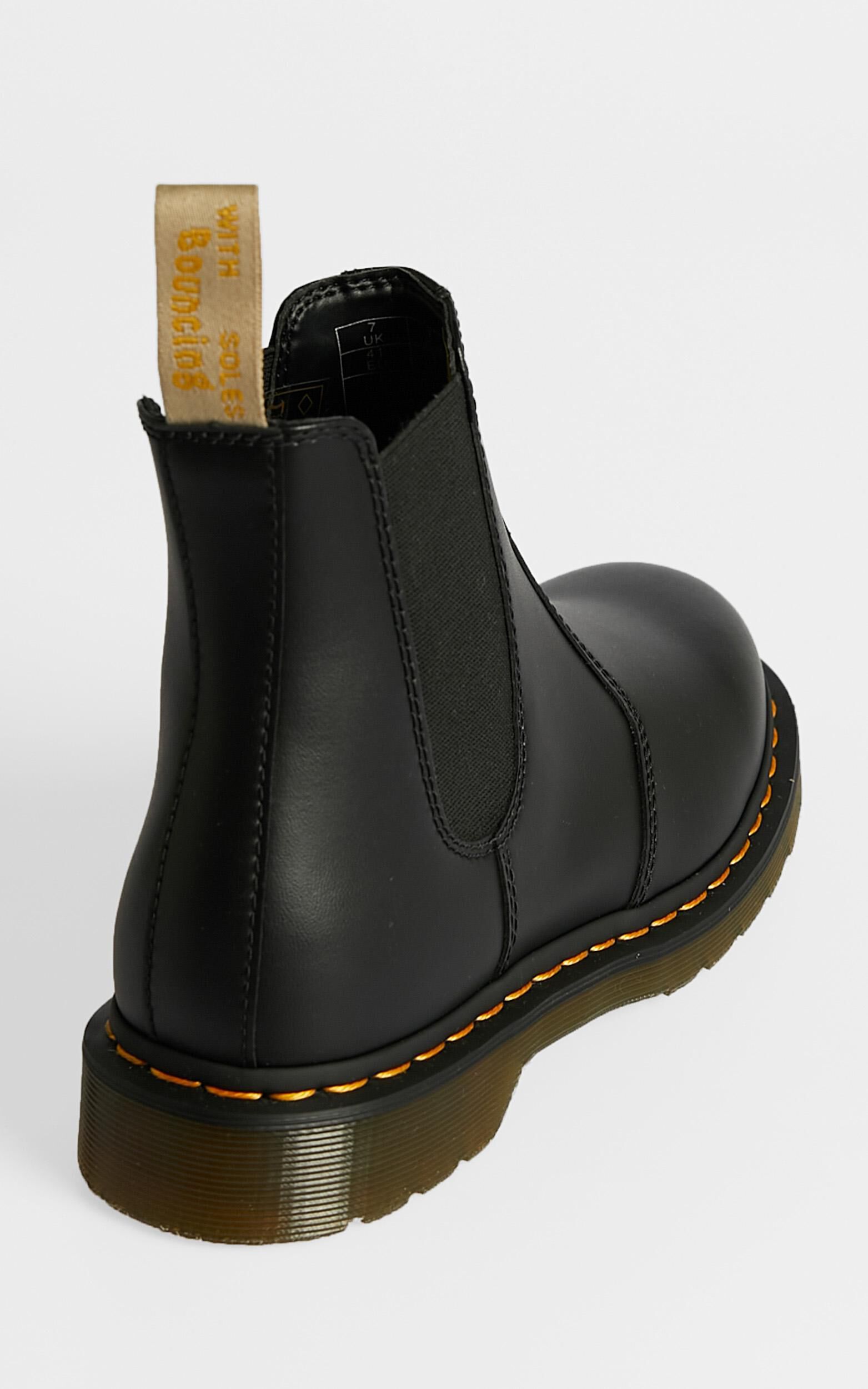 Dr. martens vegan 2976 outlet felix rub off chelsea boots