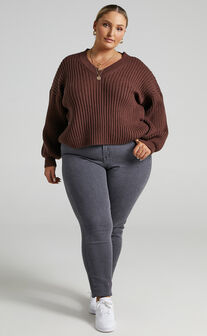 Kartia Jumper - V Neck Jumper in Chocolate