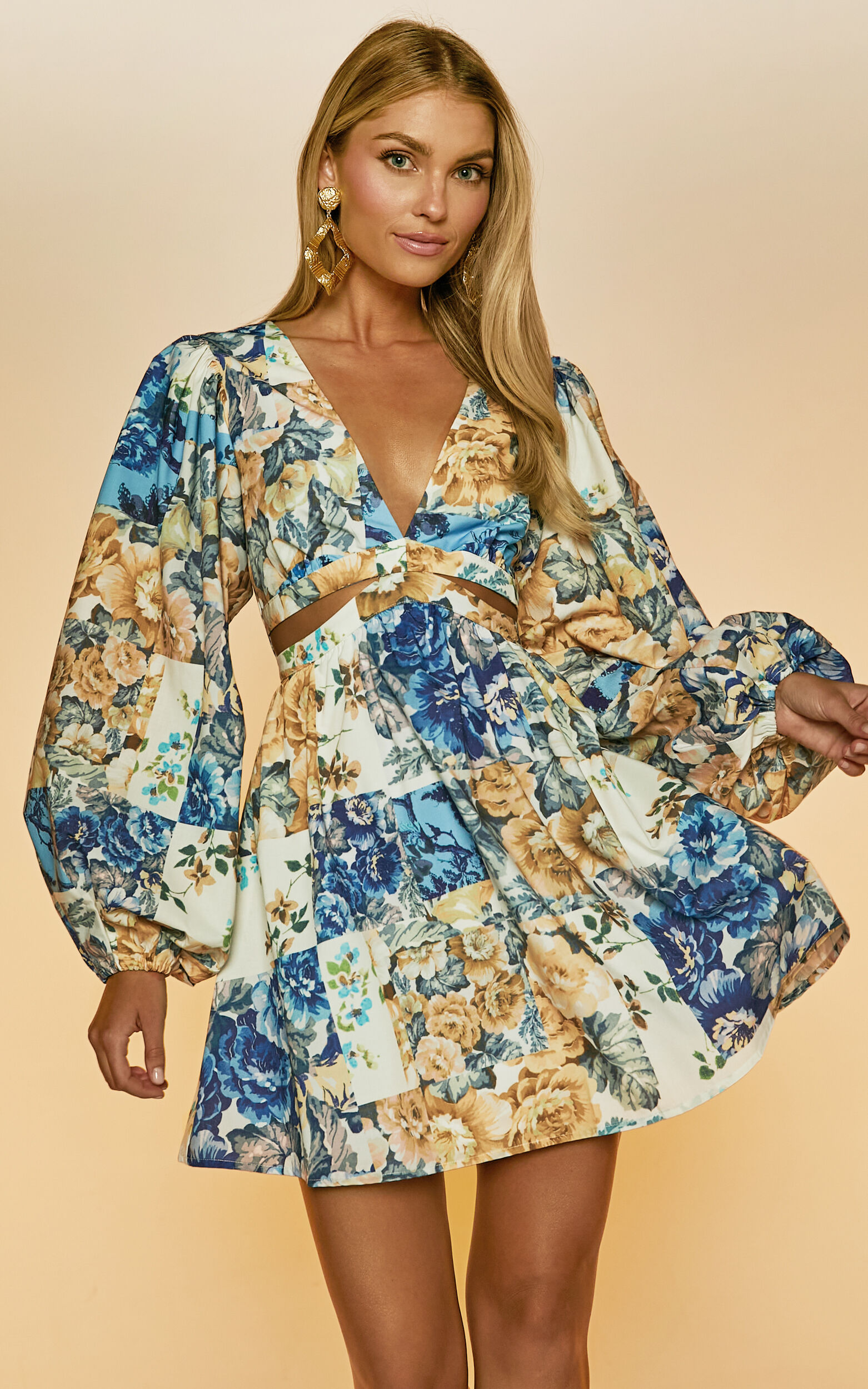 ワンピース FLOWER PATCHWORK CUT DRESS Ameri（アメリ）の「FLOWER PATCHWORK CUT DRESS（ワンピース