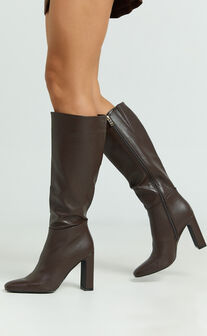 Billini - Nakoa Boots in Chocolate