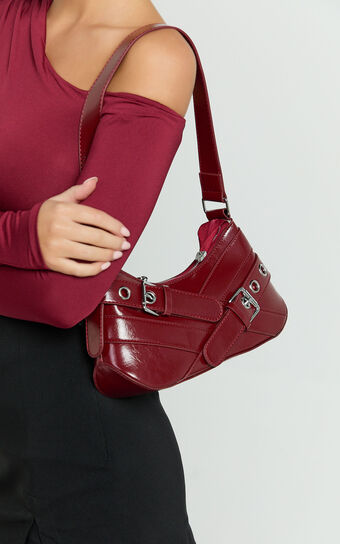 Therese Bag - Hardware Buckle Detail Shoulder Bag in Burgundy