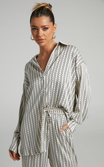 Rosetti Shirt - Relaxed Button Down Longline Shirt in Chain Print