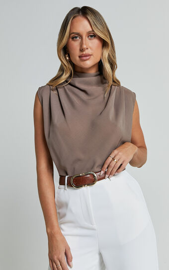 Arianae Top - High Neck Top in Mocha