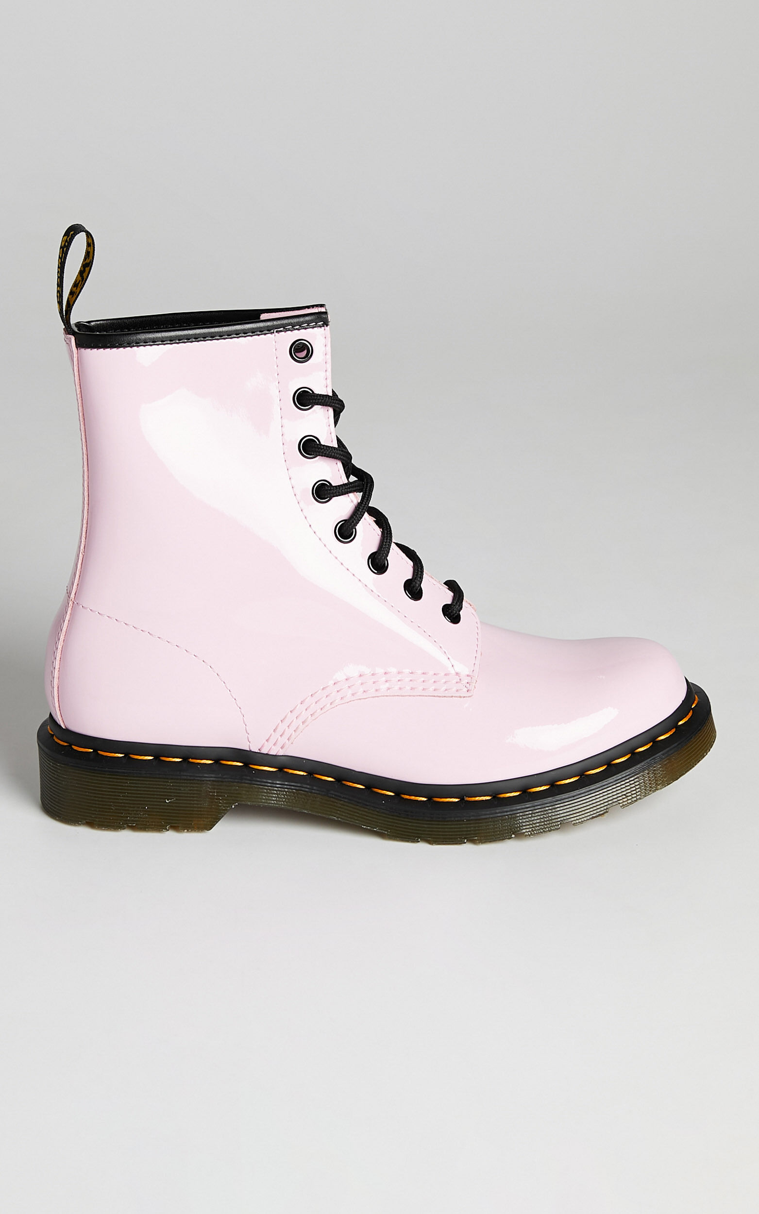 Dr. Martens - 1460 W 8 Eye Boots in Pale Pink Patent Lamper