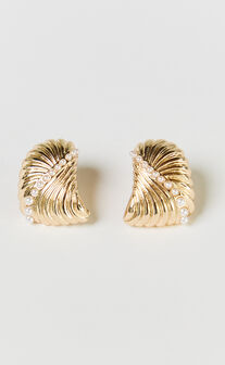 Chantelle Earrings - Ridged Pearl Stud Earrings in Gold