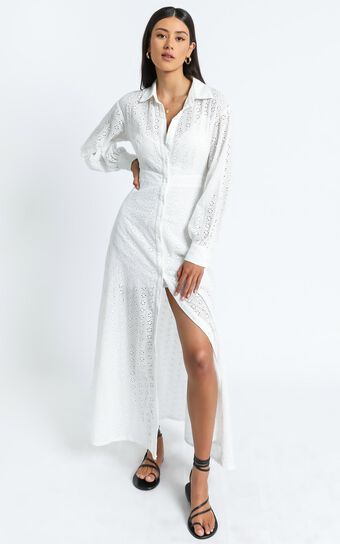 Niomie Embroidery Dress in White