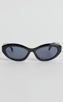 Naomi Sunglasses - Oval Sunglasses in Black