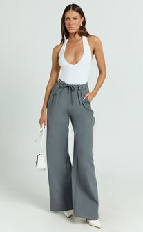 Frankie Pants - Low Rise Pleated Wide Leg Pant with Hardware Buckle in Grey