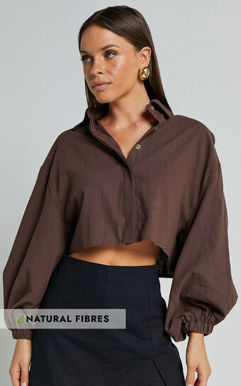 Marsha Shirt - Cropped Long Sleeve Button Up Shirt in Chocolate