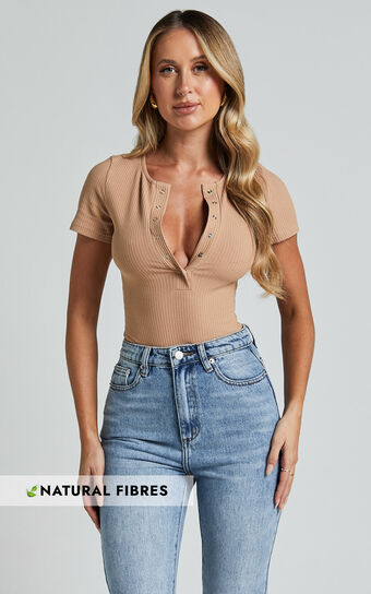 Orla Bodysuit - Short Sleeve V Neck Bodysuit in Mocha