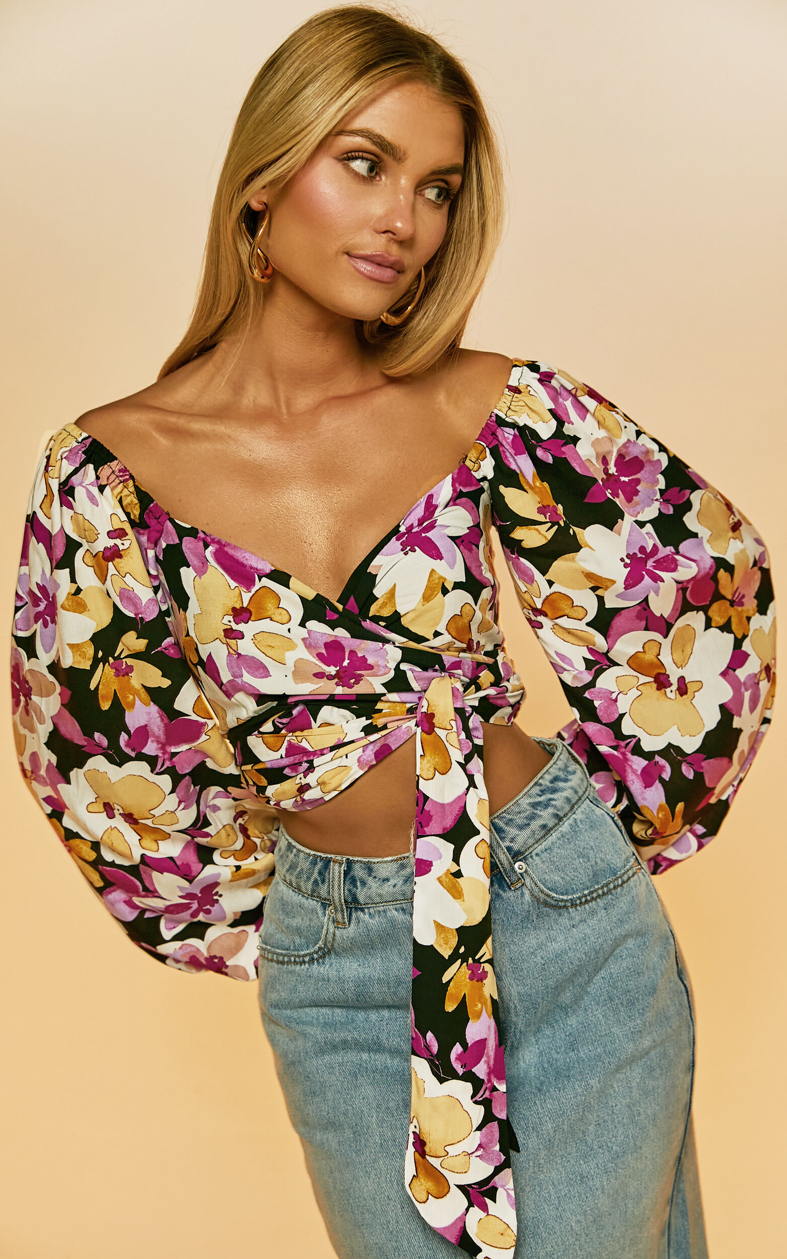 Edlynne Top - Long Sleeve Tie Back Wrap Crop Top in Black Floral - 10, BLK1