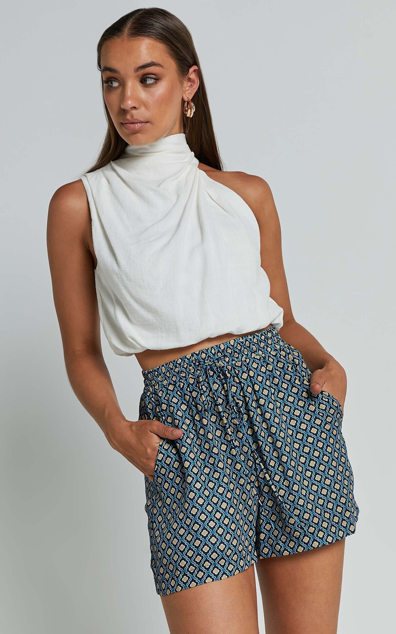 High waisted shorts with tie discount