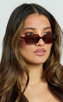 Vicky Sunglasses - Rectangle Sunglasses in Brown