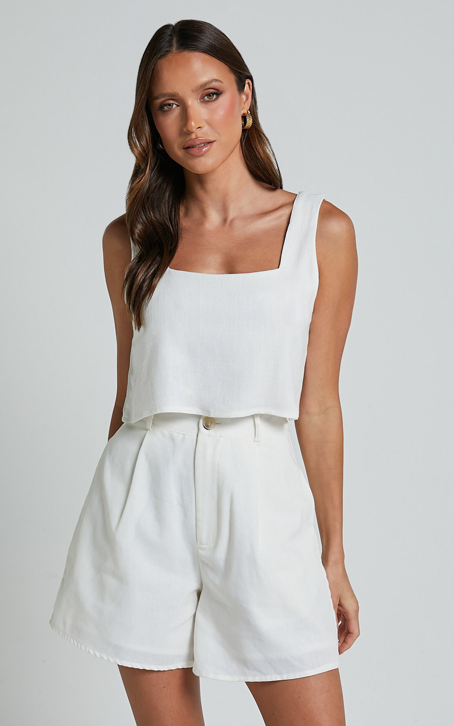 Larissa Shorts - Linen High Waisted Tailored Pleat Front Back Pocket Shorts in Off White - 06, WHT1
