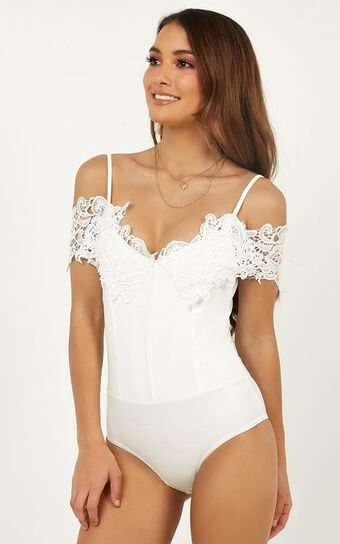 Pretty Little Thing Bodysuit In White Lace