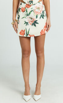 Tracey Mini Skirt - Floral Print Mid Rise Fitted Leg Split Skirt in Rustic Floral