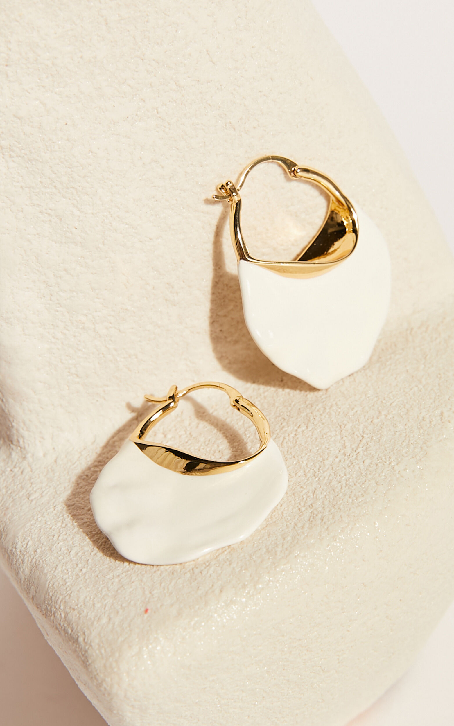 Celine store swirl hoops