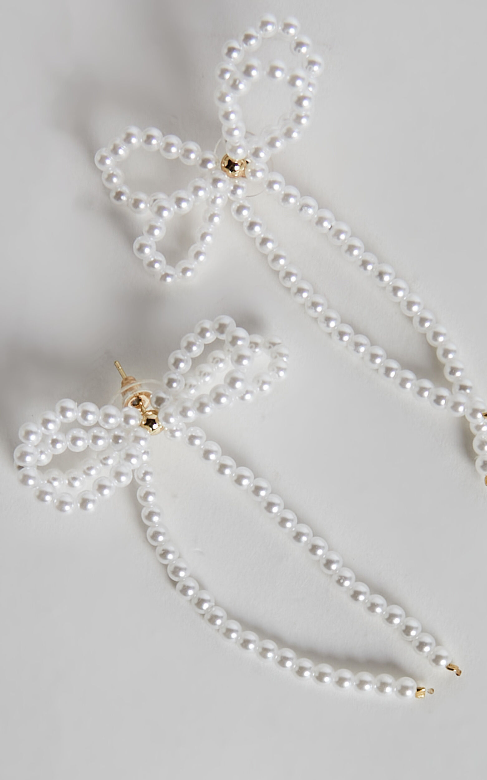 ピアス Ribbon Dropped Pearl Earrings #9118 Earrings in sterling silver with freshwater cultured pearls