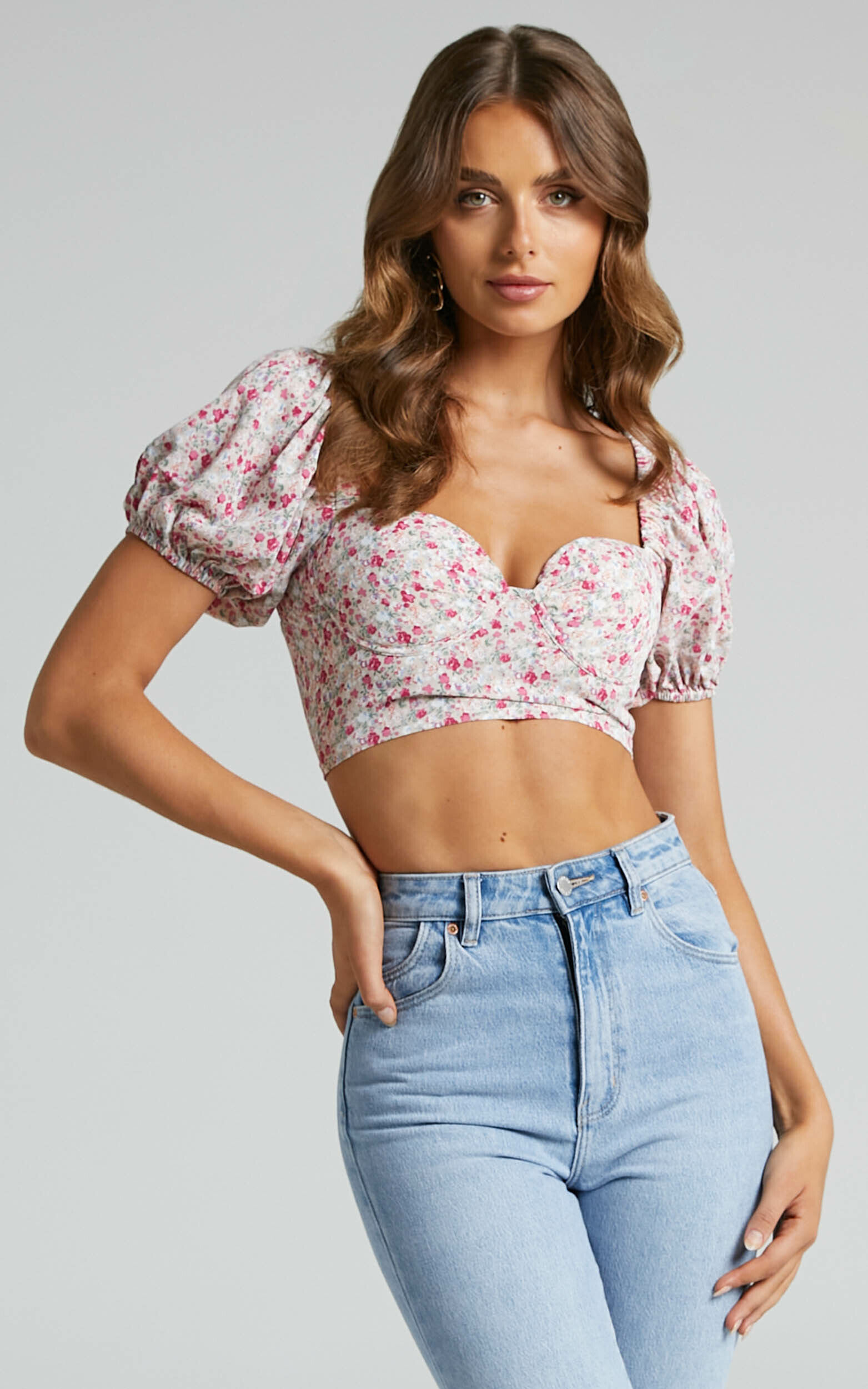 Solania Top - Puff Sleeve Bust Cup Crop Top in White Floral - 04, WHT1