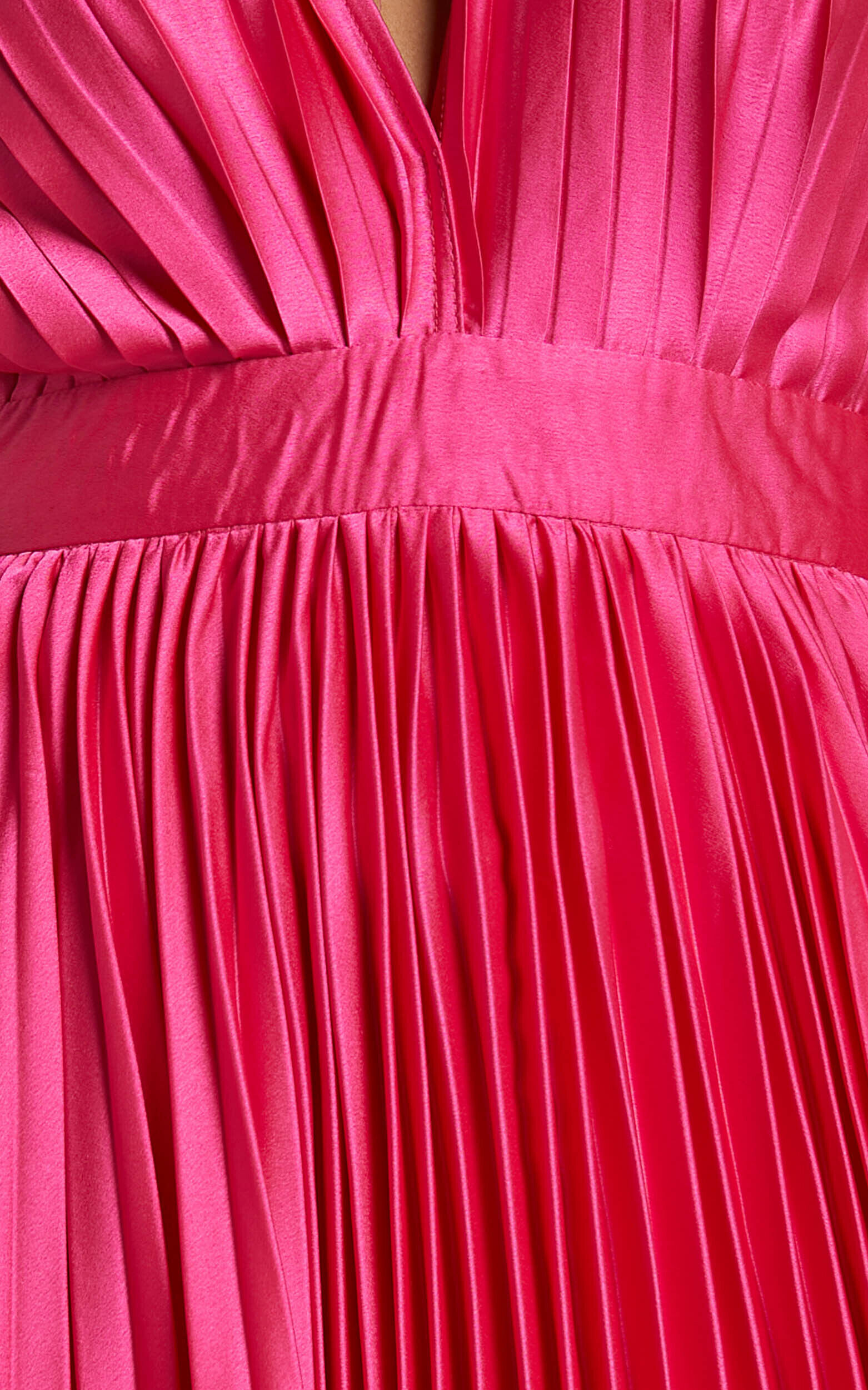 Chiffon pleated hotsell plunge maxi dress