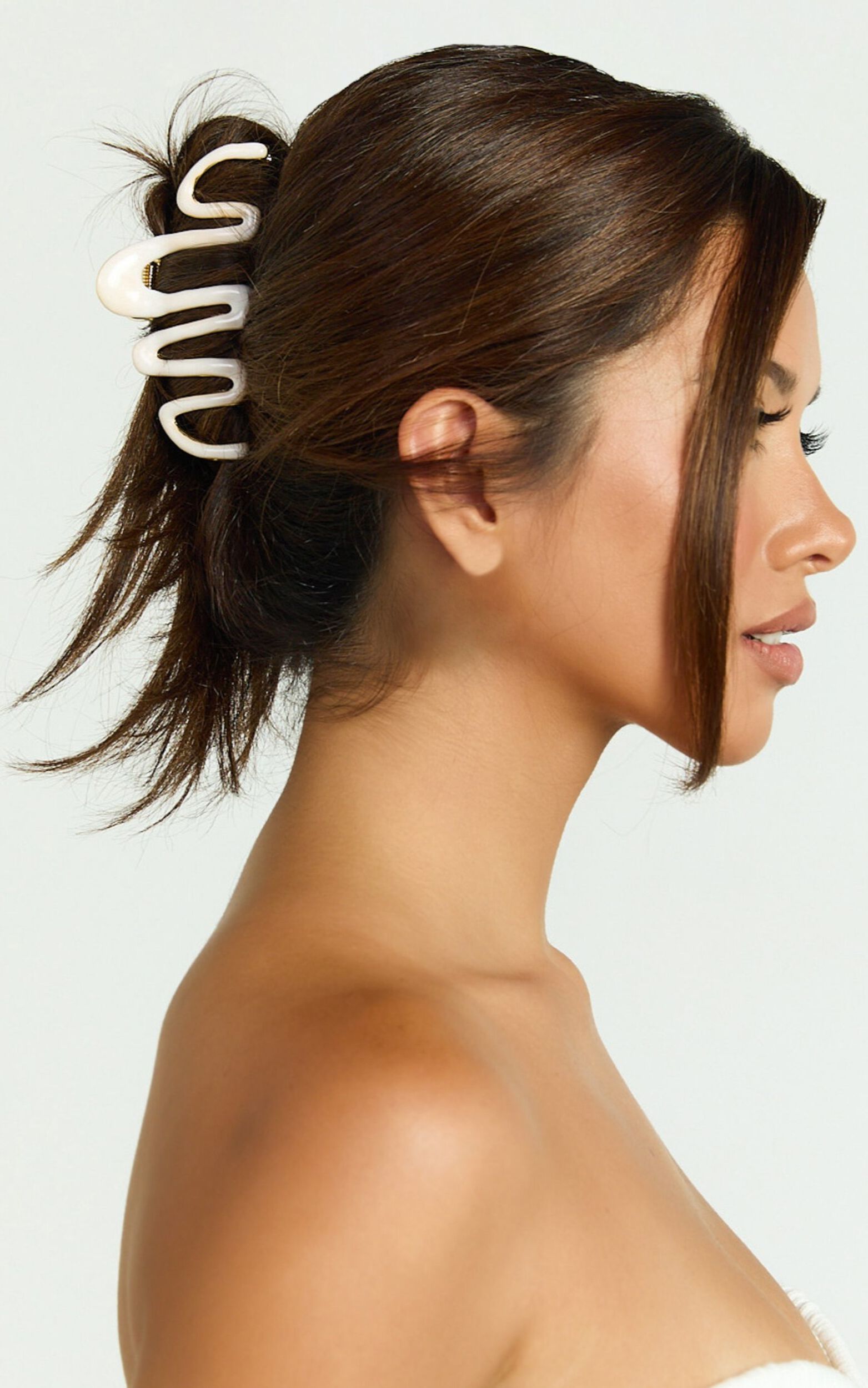 Tilly Hair Clip - Wavy Hair Clip in Cream/Gold - NoSize, GLD1