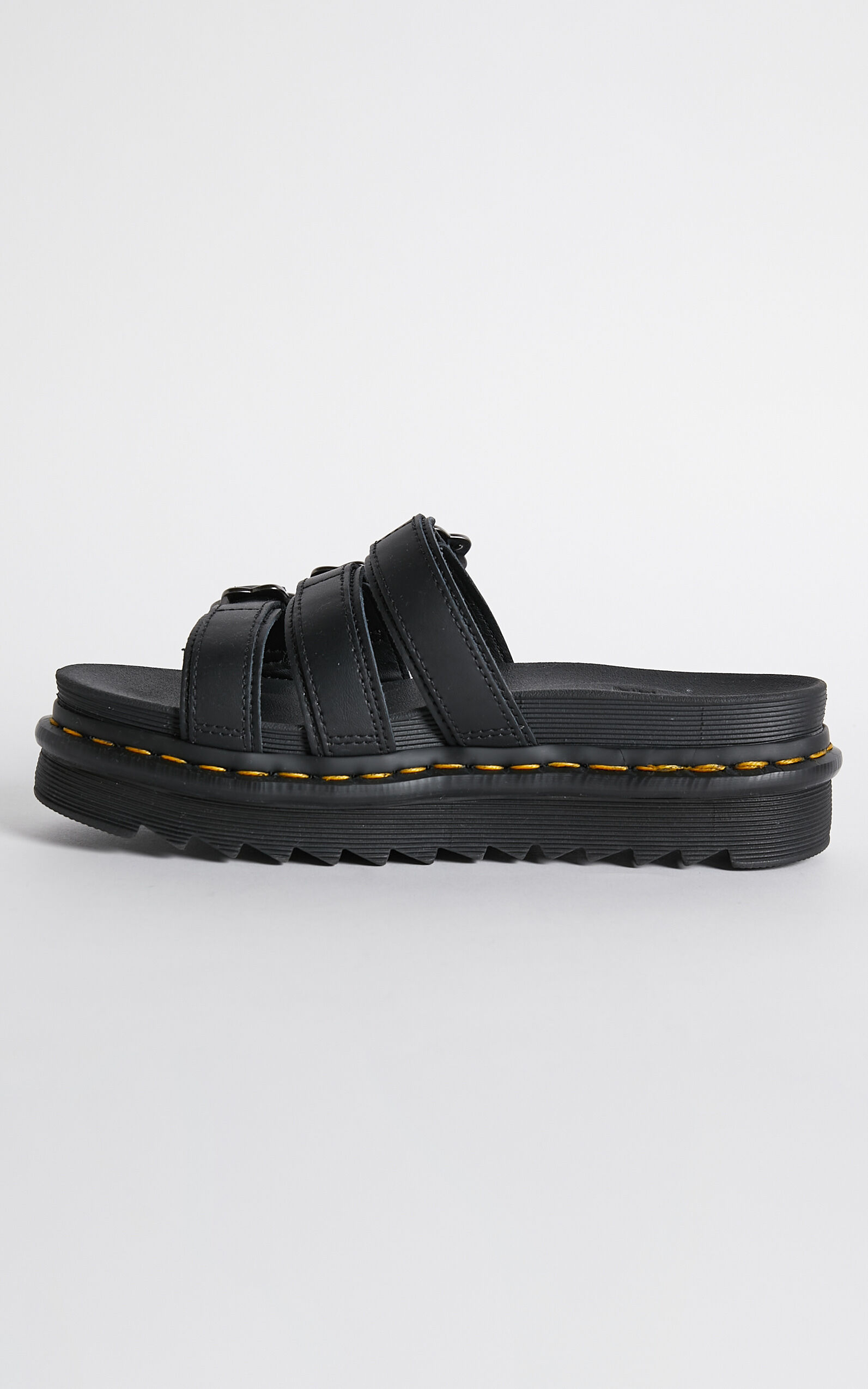 【Dr.Martin】Blaire Black Hydro Slide Sandals ★送料関税込★ Amazon.com | Dr. Martens Women's Blaire Slide Sandal, Black